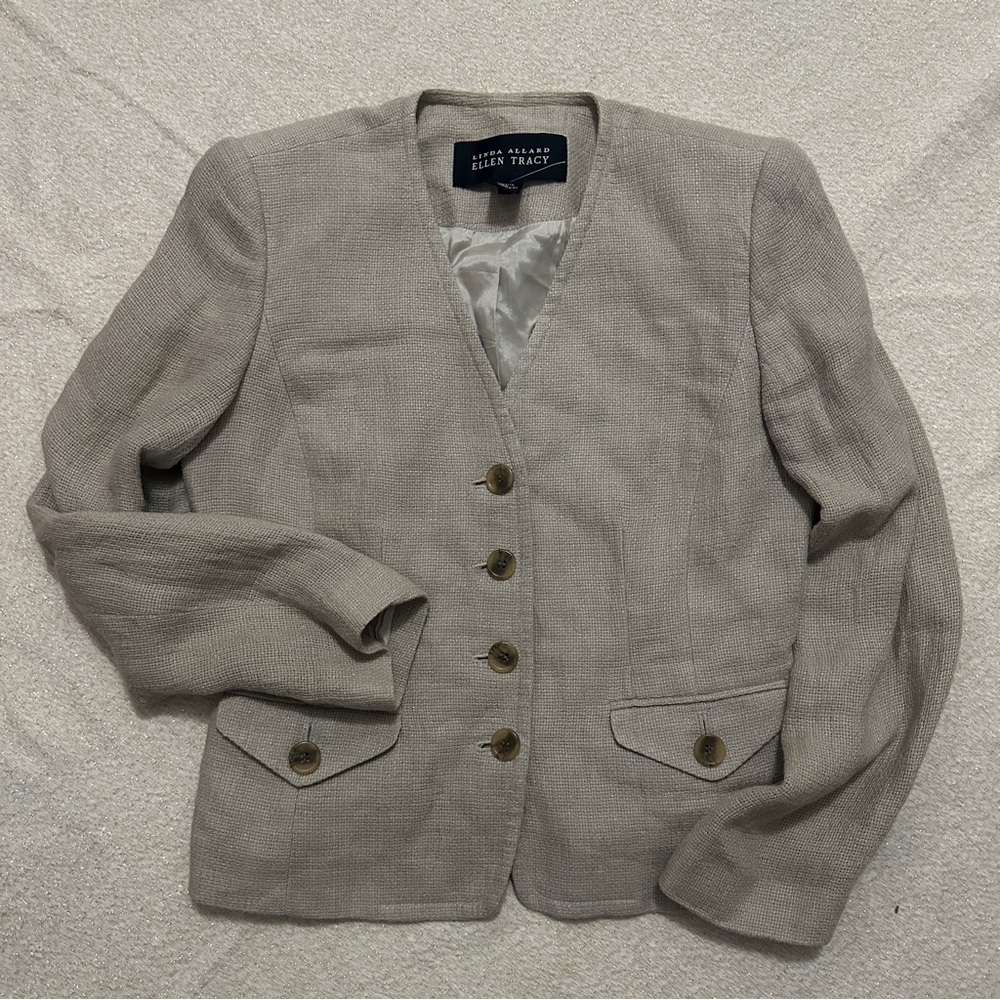 Ellen Tracy Beige Buttoned Blazer
